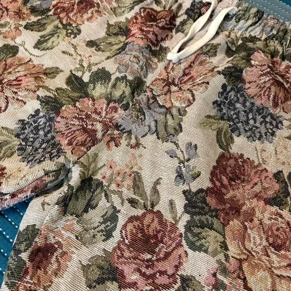 Tapestry shorts - Picture 2 of 4